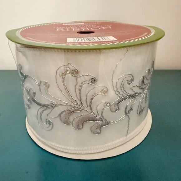 Living Home Christmas Luxury Wire Edge Ribbon White & Silver 4" x 10 Yards New - Picture 2 of 3